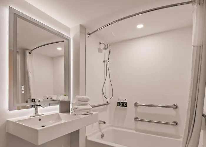 B&B Hotel Orlando International Drive Near Universal - Newly Renovated!