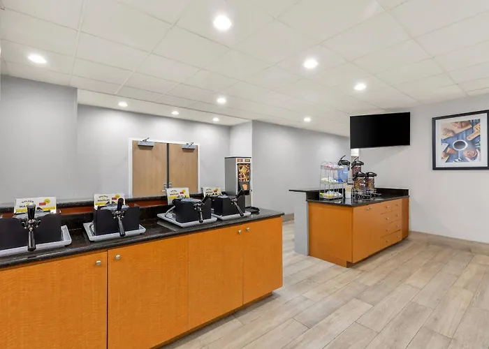 Comfort Suites Near Universal Orlando Resort